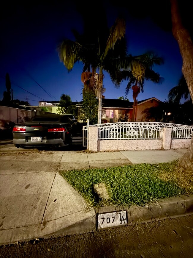 Photo - 707 N Baker St House