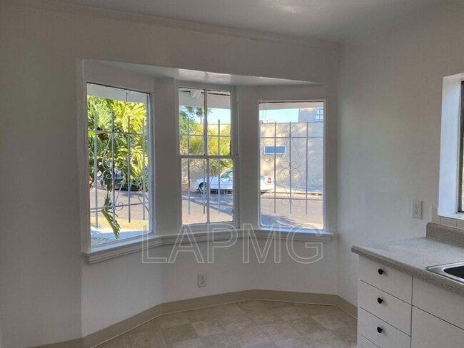 Building Photo - 2215-2217 1/2 S. Curson Avenue