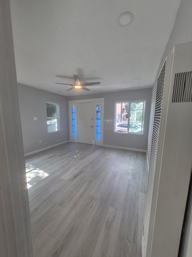 Photo - 3710 Wall St Unit 3712 Wall St