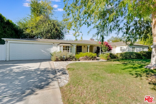 Photo - 11951 Landale St