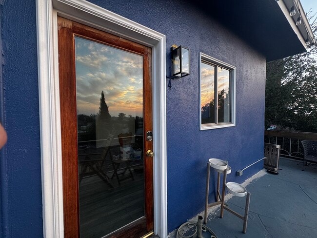 Building Photo - 1461 Carroll Ave Unit 3