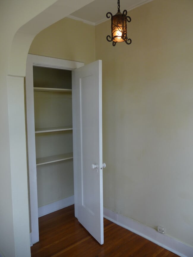 Photo - 435 1/2 N Sierra Bonita Ave Unit 435.5