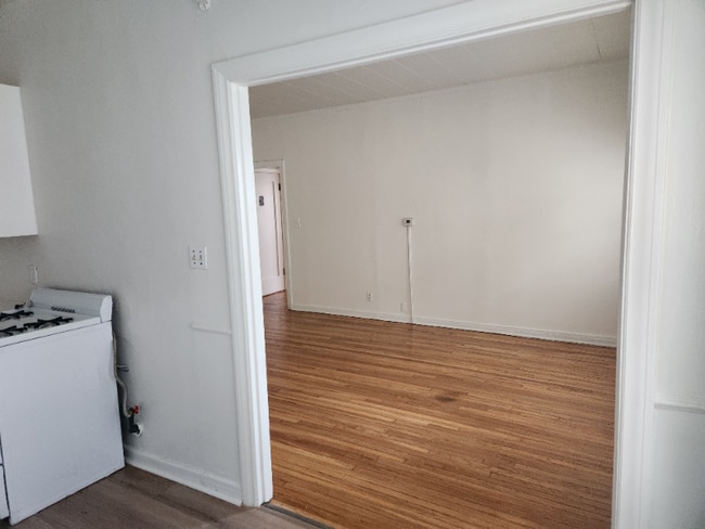 Photo - 2025 Cheremoya Ave