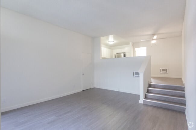 1BR,1BA-700SF- Living Room - Weddington Apartments