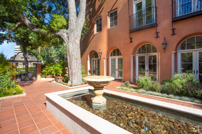 Los Patios De Cordova 218 S Oakland Ave - Los Patios De Cordova 218 S Oakland Ave Apartments