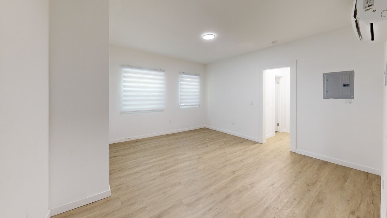 3D Tour - 190 S Marengo Ave