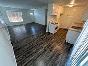 Photo - 3 bed 2 bath house New flooring, new kitch...