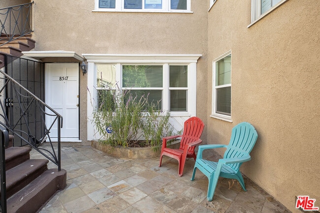 Photo - 8517 Pickford St