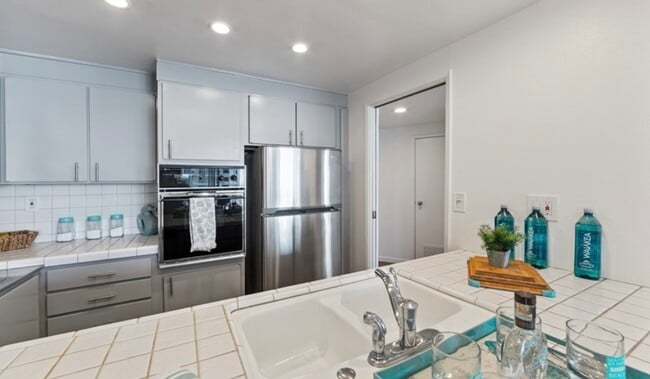 Photo - 700 E Ocean Blvd