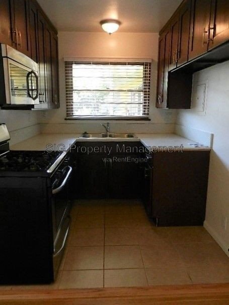 Photo - 1702 W Victory Blvd