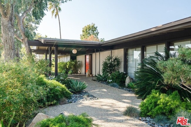 Photo - 961 Linda Flora Dr