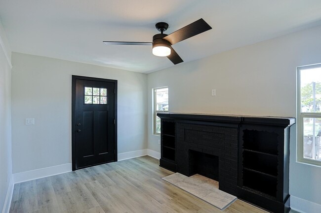 Photo - 401-403 S Garnsey St Unit 401