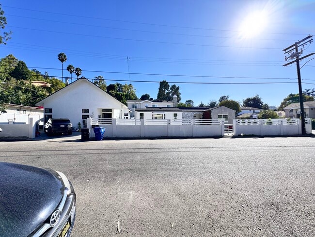 Building Photo - 11836 Laurelwood Dr Rental