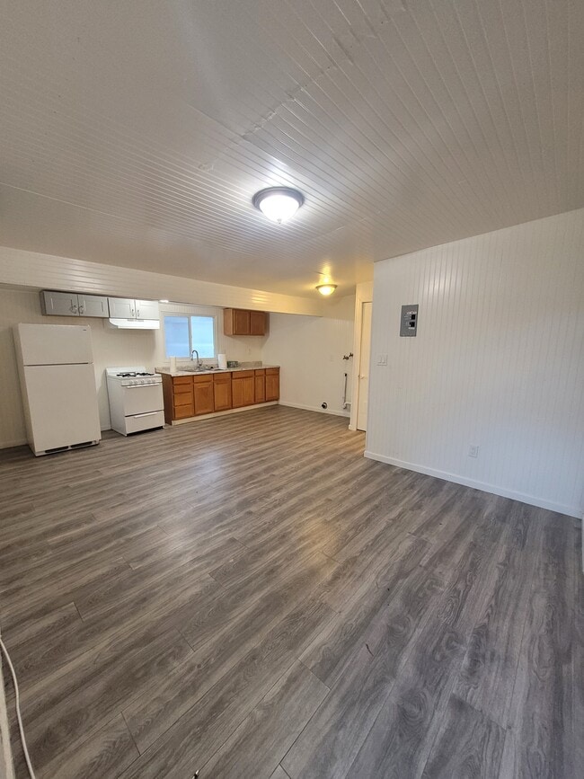 Building Photo - 1614 254th St Unit 2