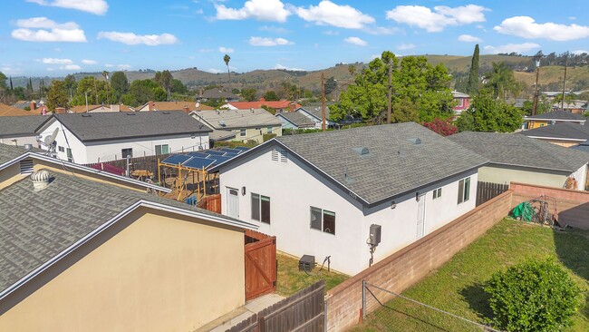 Building Photo - 1437 Arroyo Ave Unit 1435