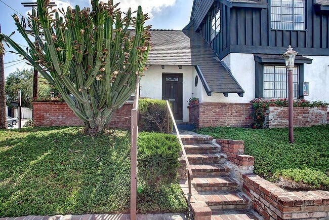 Photo - 2564 W 5th St Unit 2564