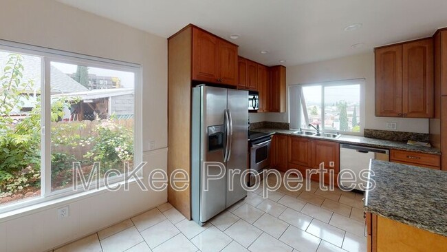 Photo - 5895 Alta Vista Ave