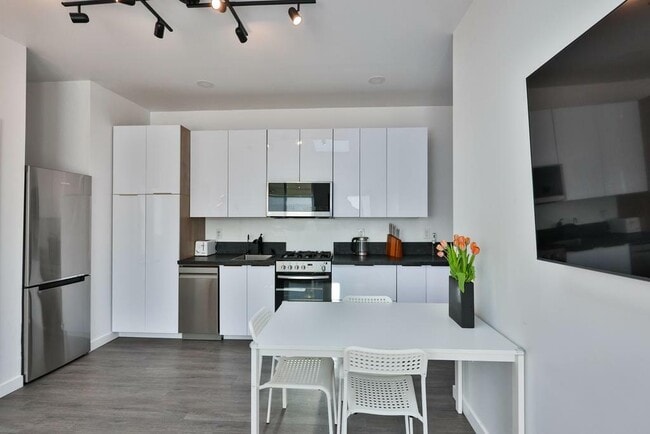 Photo - 3407 N Mountain View Dr Unit A