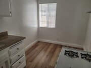 Photo - 1722 S Barrington Ave Apartments Unit 4