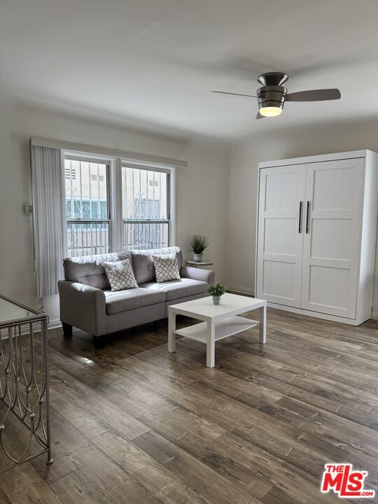 Photo - 265 S Manhattan Pl Unit 8