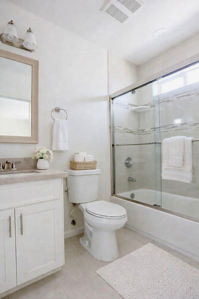 Photo - 12500 S Wilmington Ave