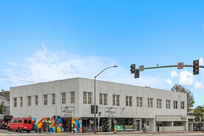 Photo - Lovely Hillcrest One bedroom apartment Unit 3843-4