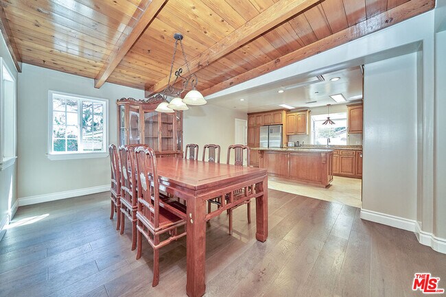 Photo - 4736 Rosemont Ave