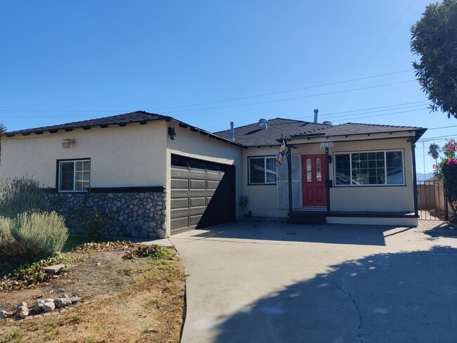 Building Photo - 16192 Appleblossom St Rental