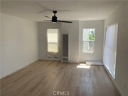 Photo - 1211 W 40th Pl Townhome