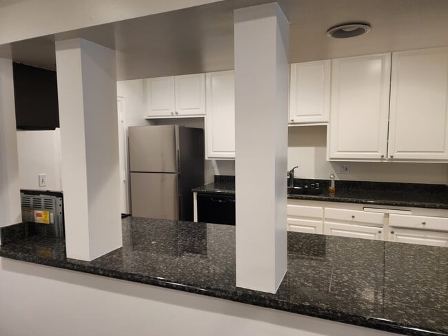 Photo - 5339 Newcastle Ave Unit 111