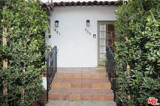 Photo - 951 N Martel Ave