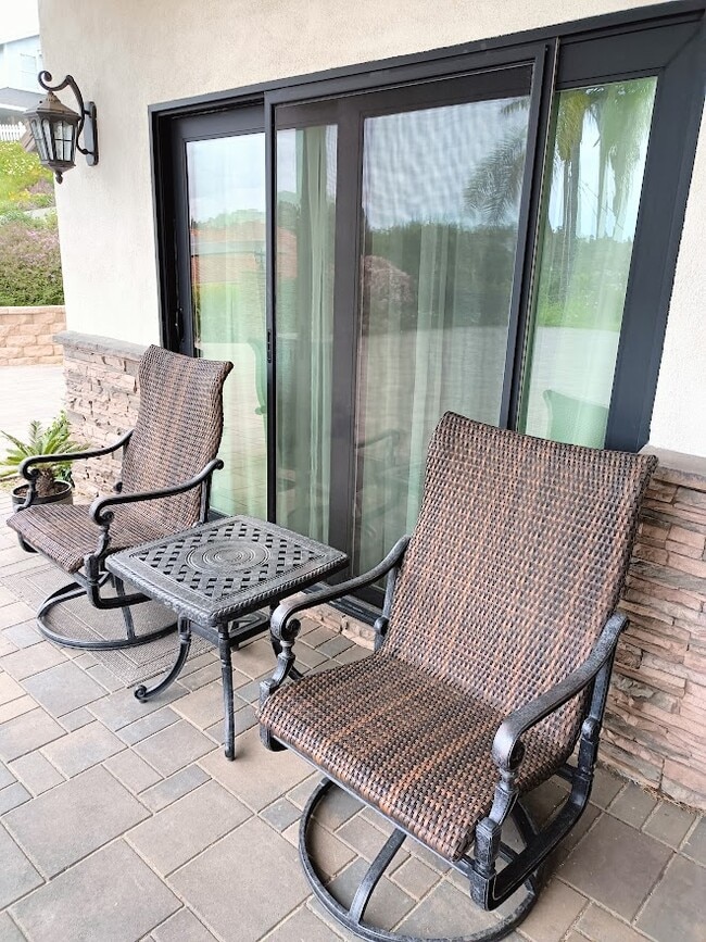 Building Photo - 1620-1624 York Dr