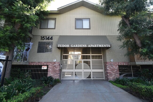 Building Photo - 15128 Burbank Blvd Rental