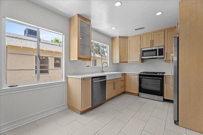 Photo - 6706 Densmore Ave