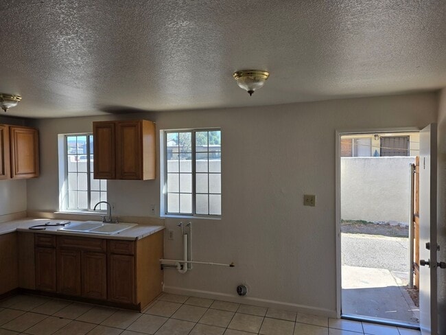 Photo - 16594 Orange Way
