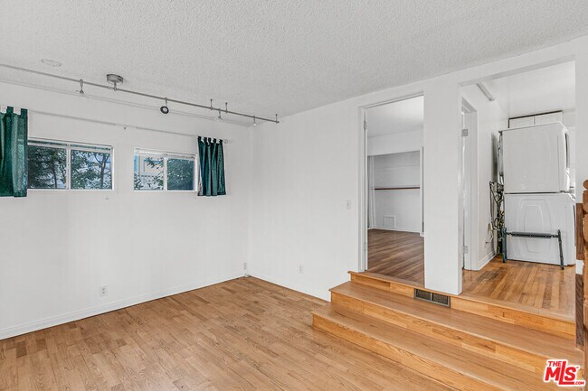 Photo - 1352 Ocean Park Blvd Unit E