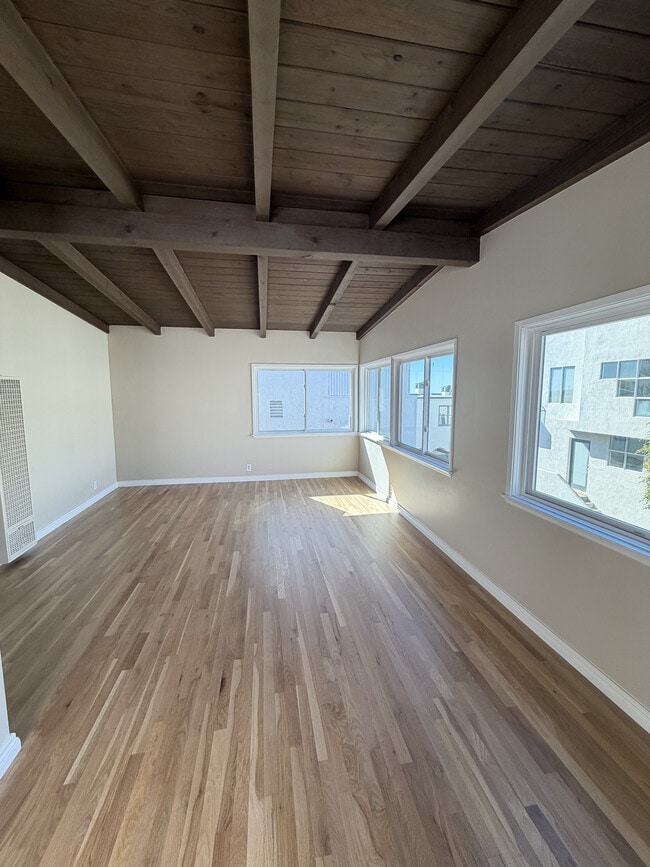 Photo - 221 Marine Ave