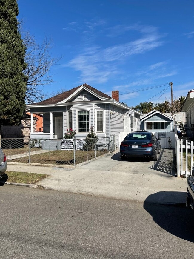 Photo - Renovated 3 Bed + 2 Bath Home in Los Angeles! Unit 515