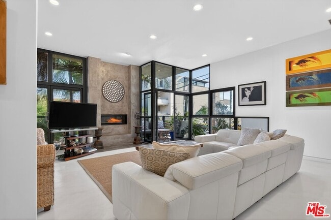 Photo - 11 Voyage St