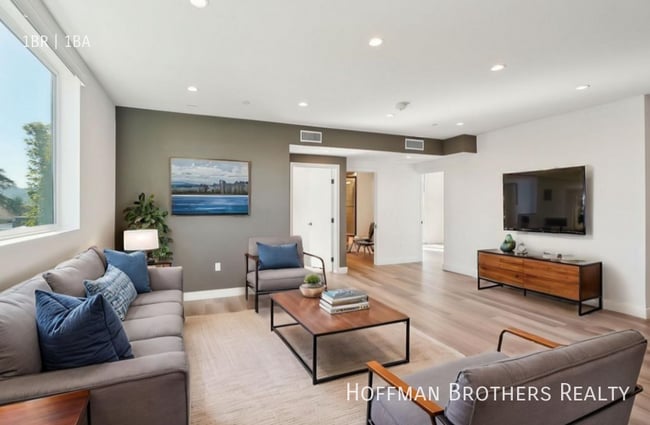 Photo - 10806 Blix St Unit 407