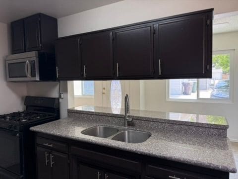 Photo - 2545 Lime St