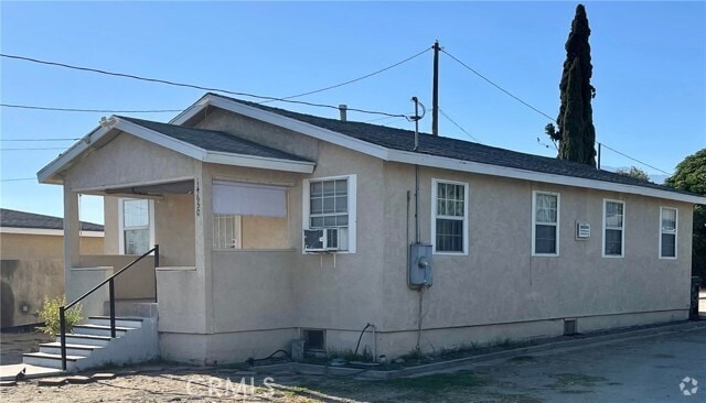Building Photo - 14650 Boyle Ave Rental