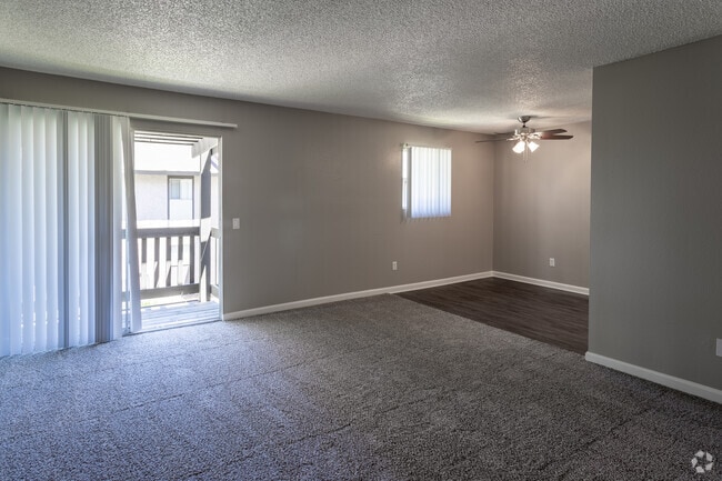 1BR, 1BA - 750 SF - Pinewood