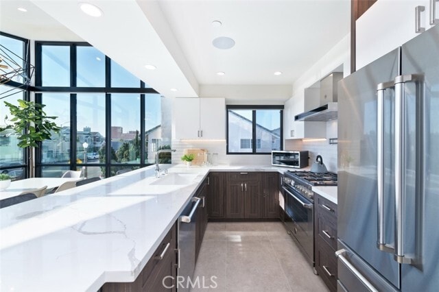 Photo - 500 E Balboa Blvd