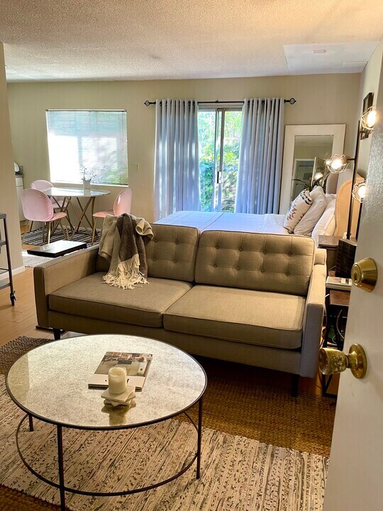 Photo - 836 N La Jolla Ave