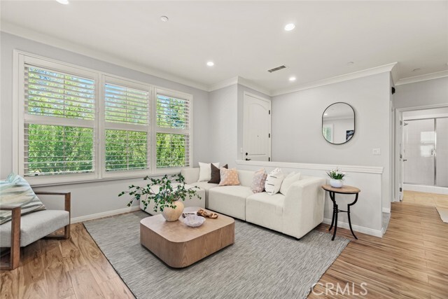 Photo - 111 Thornhurst