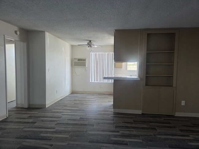 Photo - 991 N Mollison Ave Unit 03