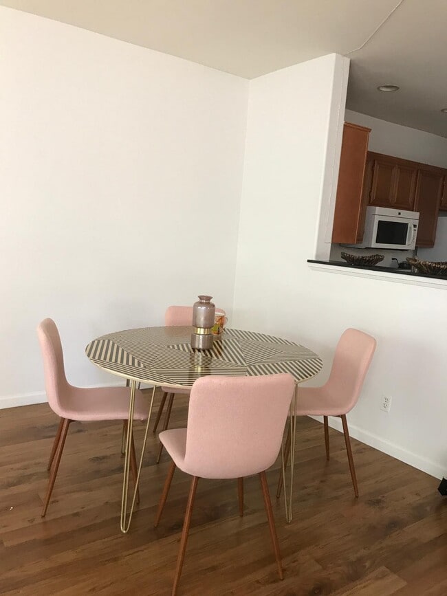 Photo - 5550 Renaissance Ave Unit 2