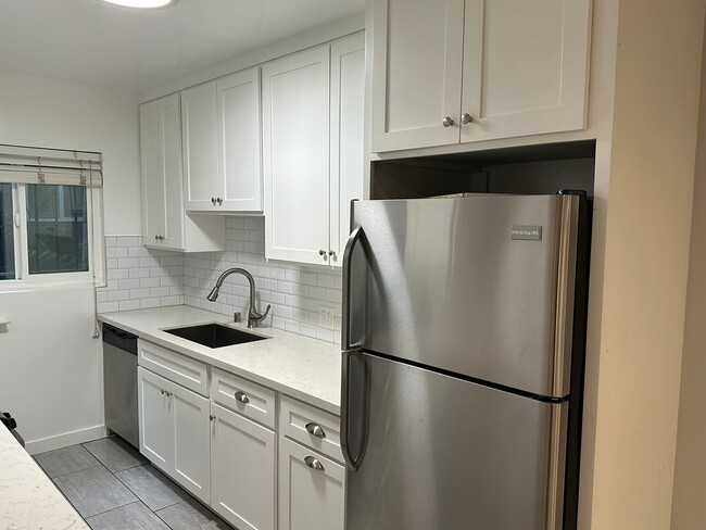 Photo - 7555 De Longpre Ave Unit 9