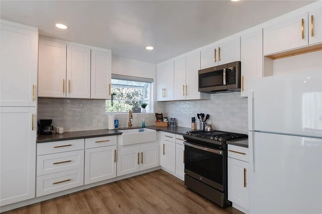 Photo - 15313 Avis Ave